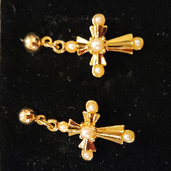 Vintage AVON Ornate Cross Necklace and Earring Set With Original Box - Picture 5 of 9